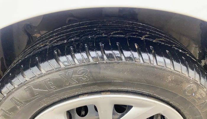 2019 Hyundai Grand i10 MAGNA 1.2 KAPPA VTVT, CNG, Manual, 1,12,058 km, Left Front Tyre Tread