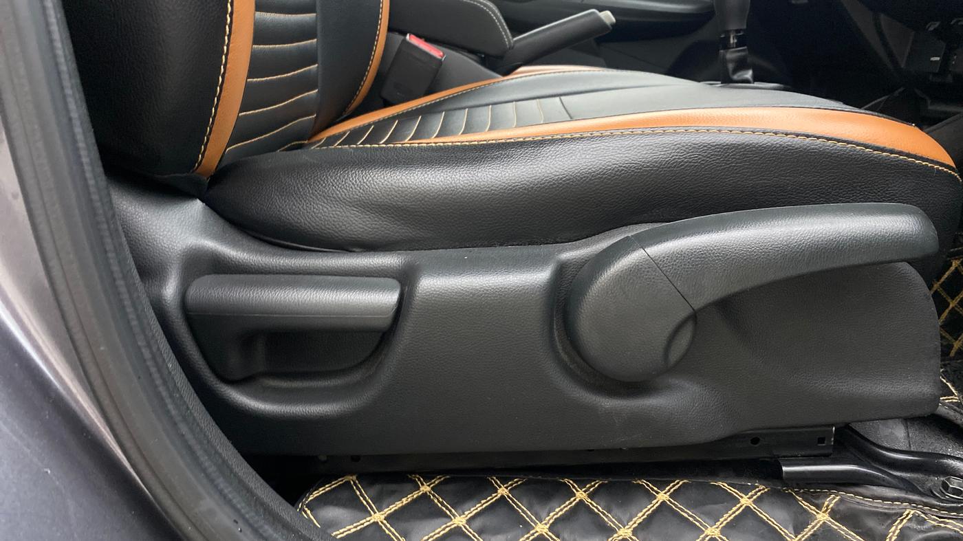 2019 Honda WR-V 1.2L I-VTEC VX MT, Petrol, Manual, 37,739 km, Driver Side Adjustment Panel