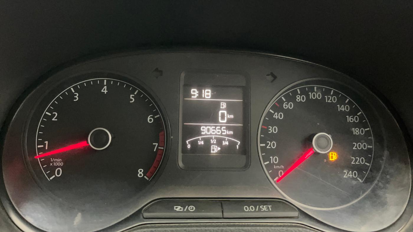 2015 Volkswagen Vento COMFORTLINE 1.6, Petrol, Manual, 400 km, Odometer Image