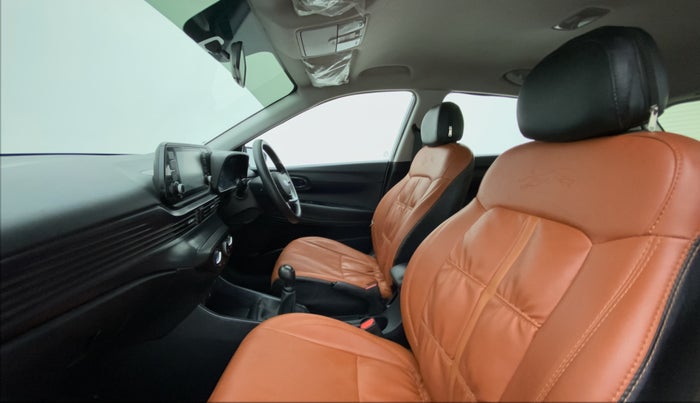 2020 Hyundai NEW I20 SPORTZ 1.2 MT, Petrol, Manual, 26,055 km, Right Side Front Door Cabin