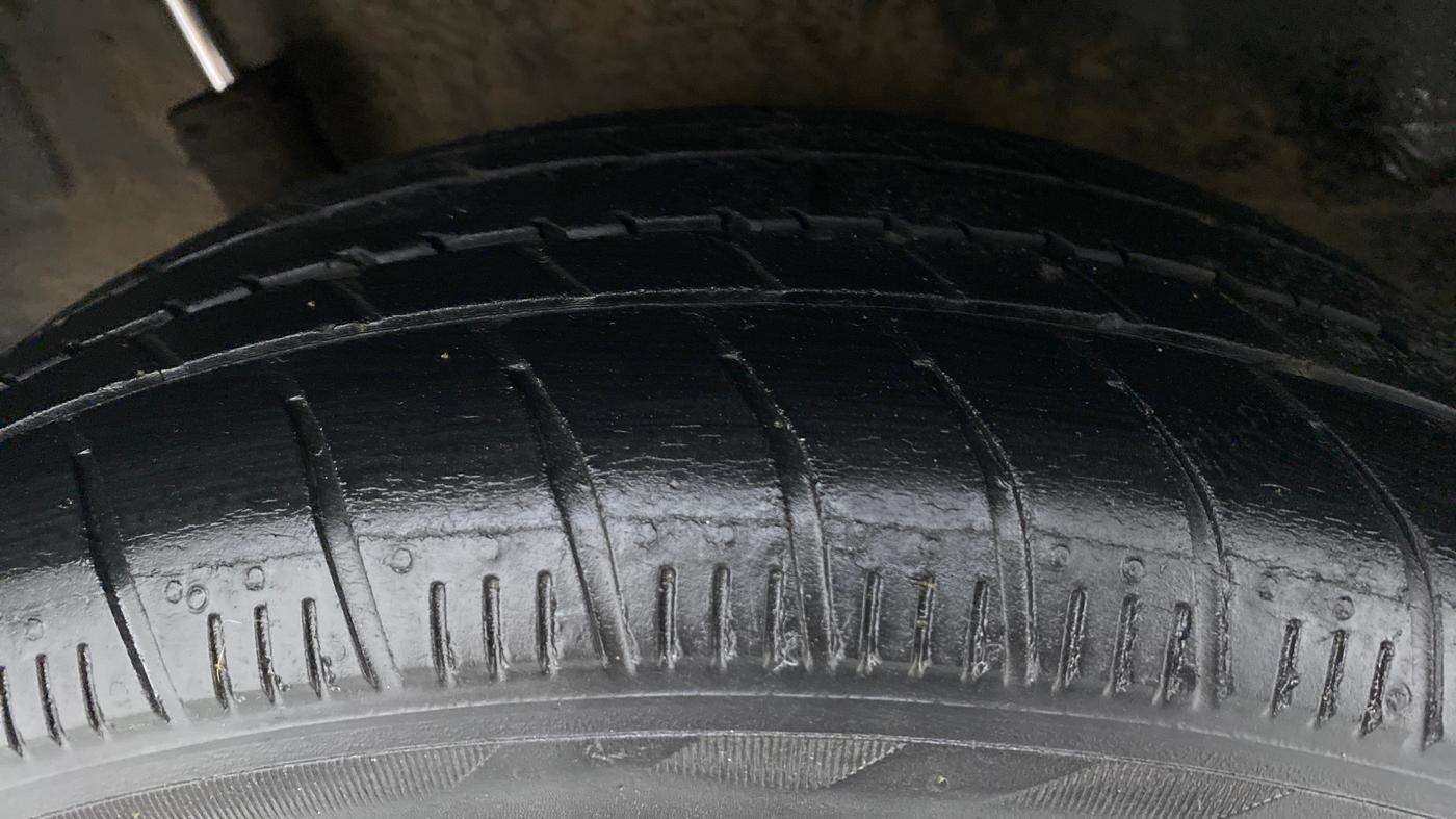 2013 Honda Brio VX AT, Petrol, Automatic, 94,297 km, Right Rear Tyre Tread