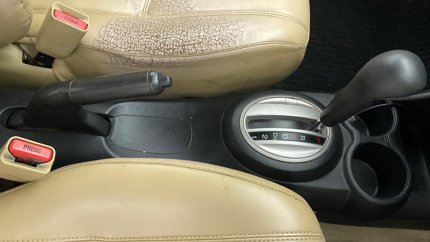 2013 Honda Brio VX AT, Petrol, Automatic, 94,297 km, Gear Lever