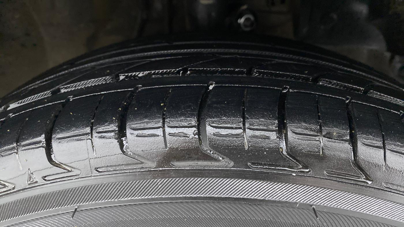 2013 Honda Brio VX AT, Petrol, Automatic, 94,297 km, Right Front Tyre Tread