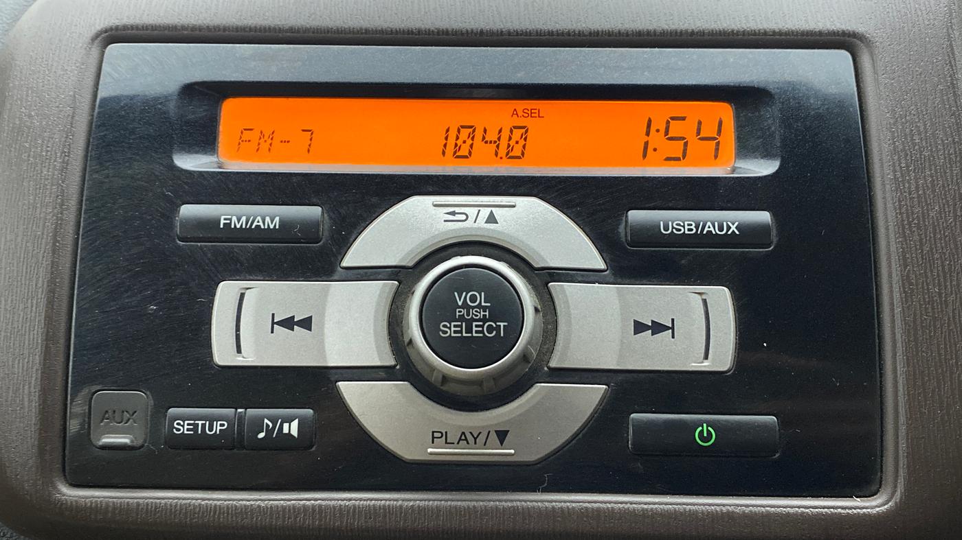 2013 Honda Brio VX AT, Petrol, Automatic, 94,297 km, Infotainment System