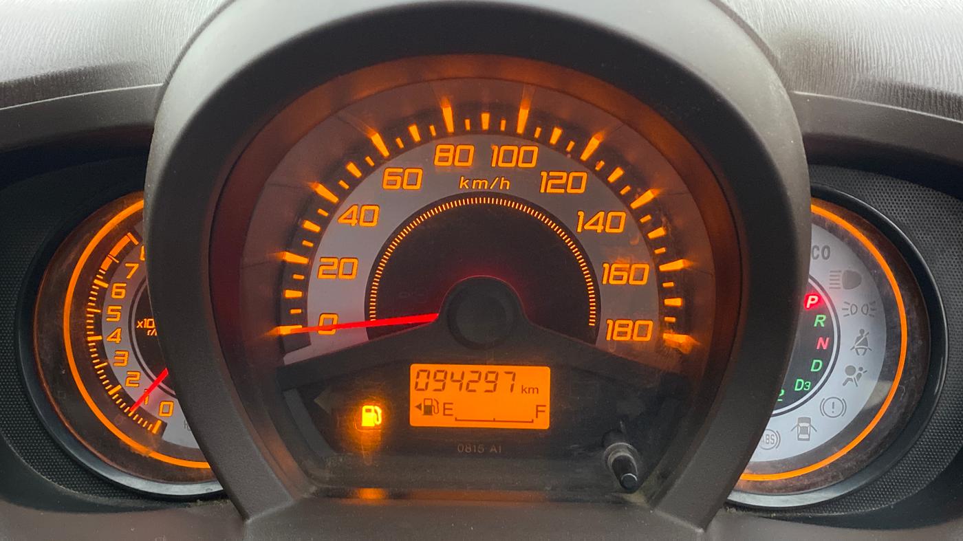 2013 Honda Brio VX AT, Petrol, Automatic, 94,297 km, Odometer Image