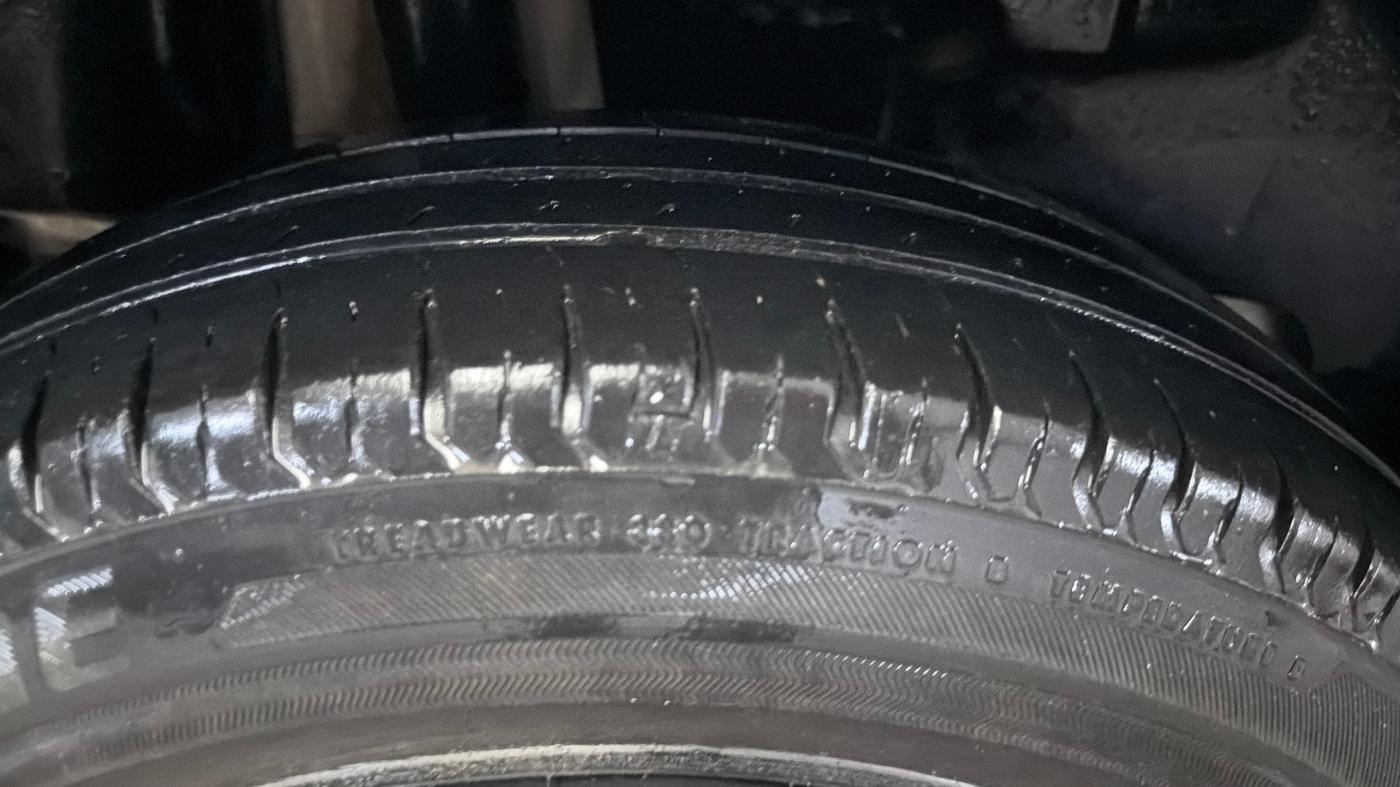 2020 Maruti Swift VXI, Petrol, Manual, 30,411 km, Right Rear Tyre Tread