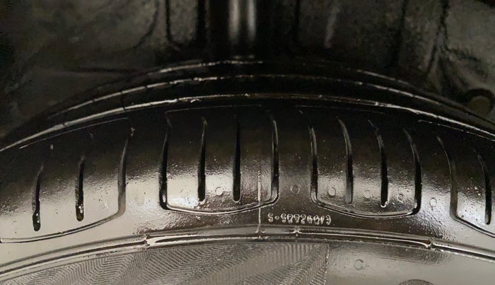 2015 Toyota Etios CROSS 1.2 G, Petrol, Manual, 44,711 km, Right Rear Tyre Tread