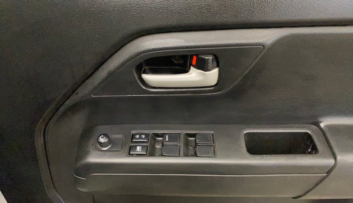 2022 Maruti New Wagon-R VXI CNG 1.0, CNG, Manual, 34,657 km, Driver Side Door Panels Control