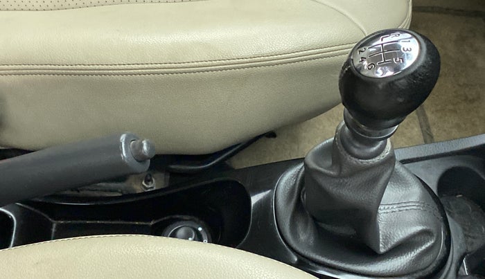2012 Renault Duster RXZ DIESEL 110, Diesel, Manual, 1,00,110 km, Gear Lever