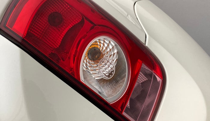 2012 Renault Duster RXZ DIESEL 110, Diesel, Manual, 1,00,110 km, Right tail light - Reverse gear light not functional