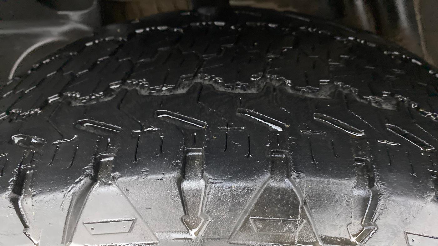 2012 Renault Duster RXZ DIESEL 110, Diesel, Manual, 1,00,110 km, Right Rear Tyre Tread