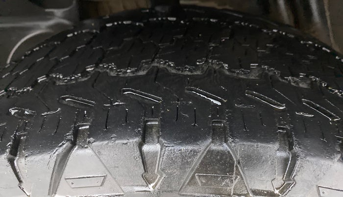 2012 Renault Duster RXZ DIESEL 110, Diesel, Manual, 1,00,110 km, Right Rear Tyre Tread