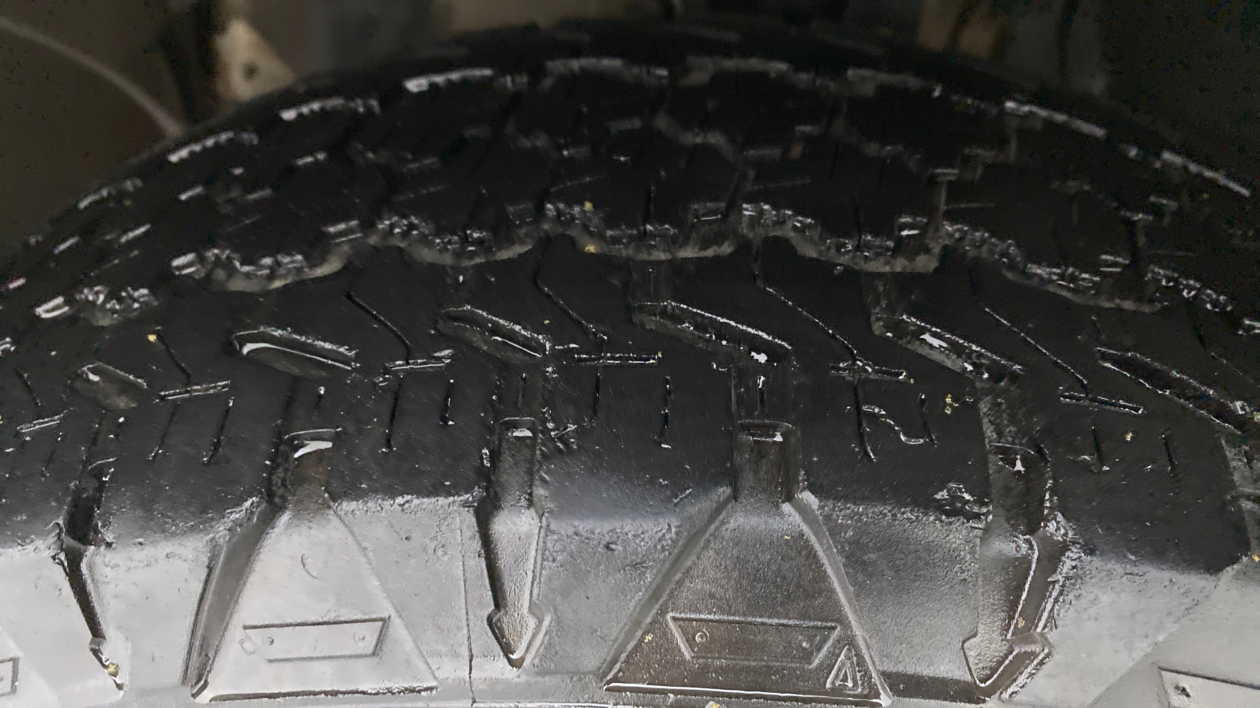 2012 Renault Duster RXZ DIESEL 110, Diesel, Manual, 1,00,110 km, Left Front Tyre Tread