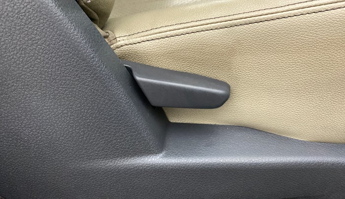 2012 Renault Duster RXZ DIESEL 110, Diesel, Manual, 1,00,110 km, Driver Side Adjustment Panel