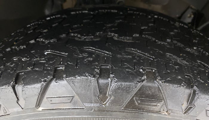 2012 Renault Duster RXZ DIESEL 110, Diesel, Manual, 1,00,110 km, Right Front Tyre Tread