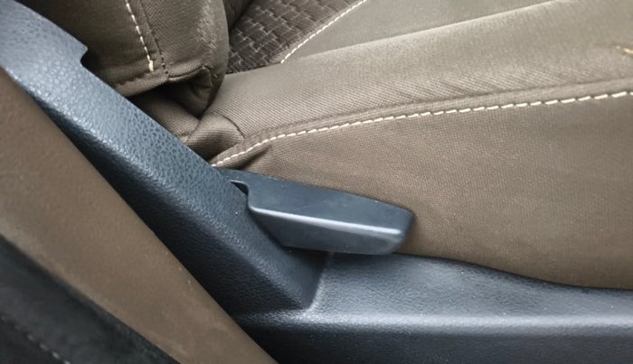 2016 Renault Duster 110 PS RXZ 4X2 AMT DIESEL, Diesel, Automatic, 90,036 km, Driver Side Adjustment Panel