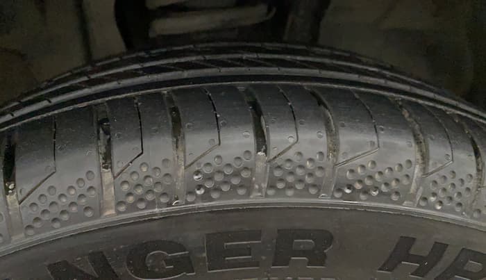 2021 Nissan MAGNITE XV TURBO CVT, Petrol, Automatic, 42,659 km, Right Front Tyre Tread