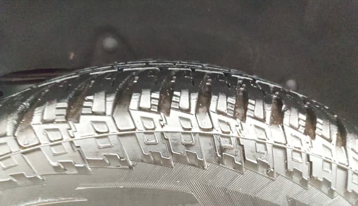 2017 Ford Endeavour TITANIUM 3.2 4X4 AT, Diesel, Automatic, 86,194 km, Right Rear Tyre Tread