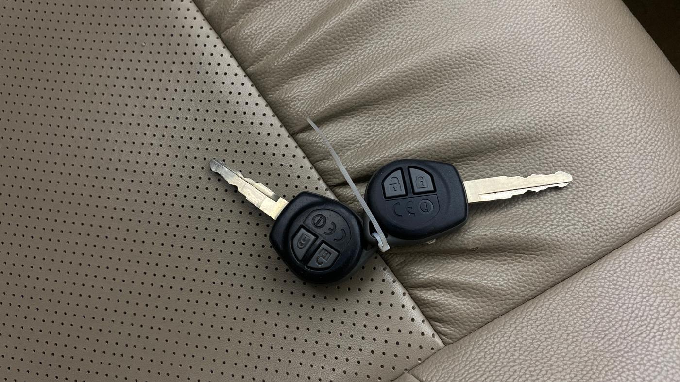 2019 Maruti Dzire VXI, Petrol, Manual, 64,459 km, Key Close Up