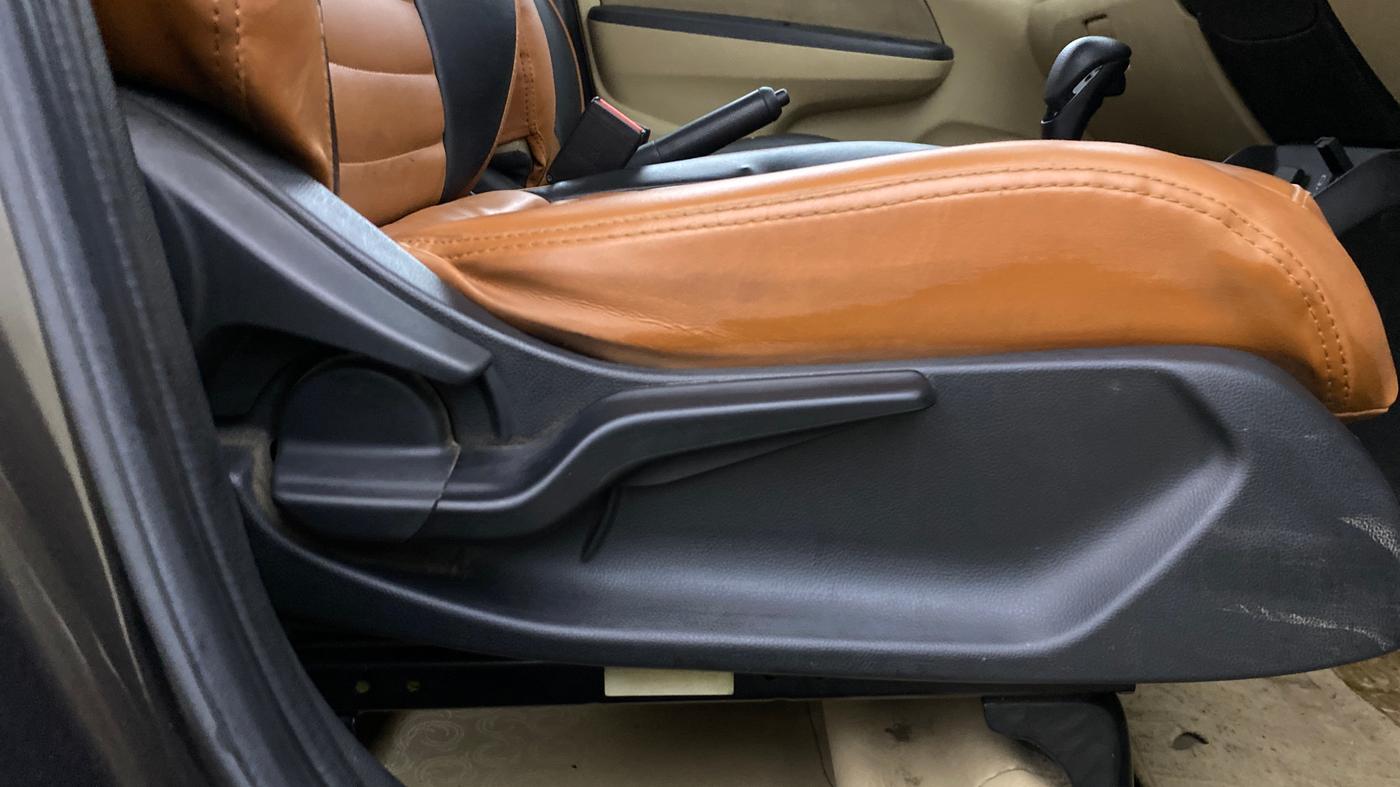 2019 Honda Amaze 1.2L I-VTEC VX CVT, Petrol, Automatic, 40,569 km, Driver Side Adjustment Panel