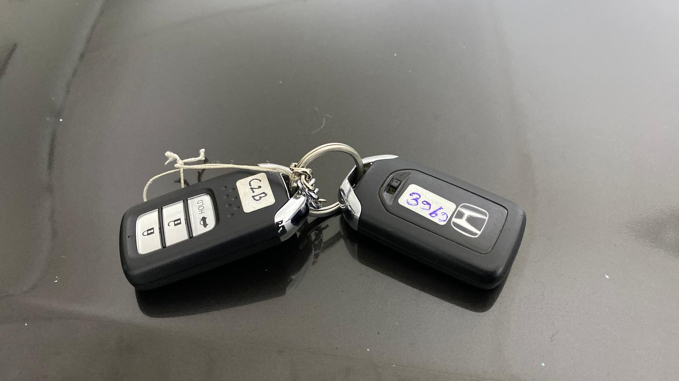 2019 Honda Amaze 1.2L I-VTEC VX CVT, Petrol, Automatic, 40,569 km, Key Close Up