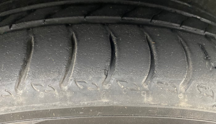 2022 Skoda KUSHAQ STYLE 1.5L TSI MT, Petrol, Manual, 34,912 km, Right Front Tyre Tread