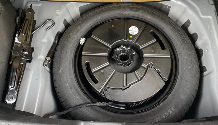 2022 Skoda KUSHAQ STYLE 1.5L TSI MT, Petrol, Manual, 34,912 km, Spare Tyre