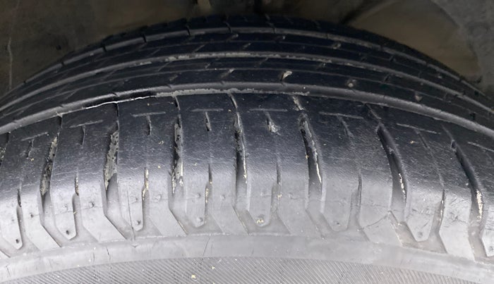 2017 Maruti Baleno ZETA 1.2 K12, Petrol, Manual, 54,919 km, Right Front Tyre Tread