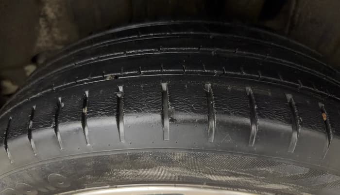 2022 Toyota Glanza V AMT, Petrol, Automatic, 41,044 km, Left Rear Tyre Tread