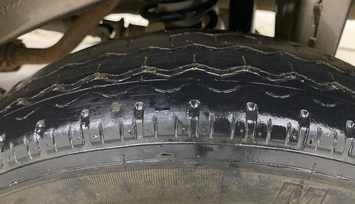 2022 Maruti Eeco 5 STR AC (O), Petrol, Manual, 24,174 km, Left Rear Tyre Tread