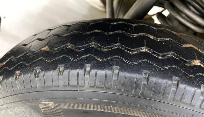 2022 Maruti Eeco 5 STR AC (O), Petrol, Manual, 24,174 km, Right Rear Tyre Tread