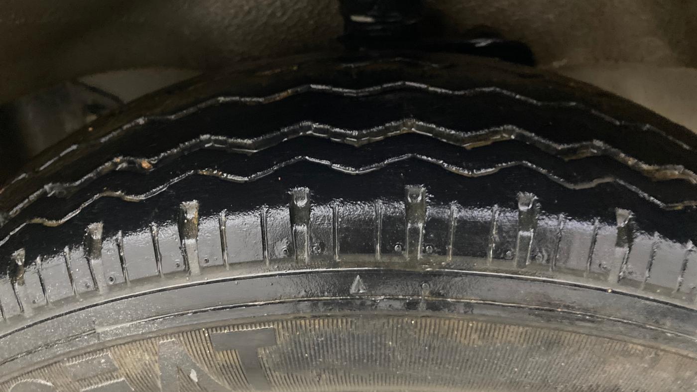 2022 Maruti Eeco 5 STR AC (O), Petrol, Manual, 24,174 km, Right Front Tyre Tread