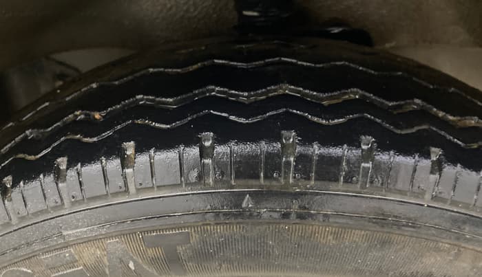 2022 Maruti Eeco 5 STR AC (O), Petrol, Manual, 24,174 km, Right Front Tyre Tread
