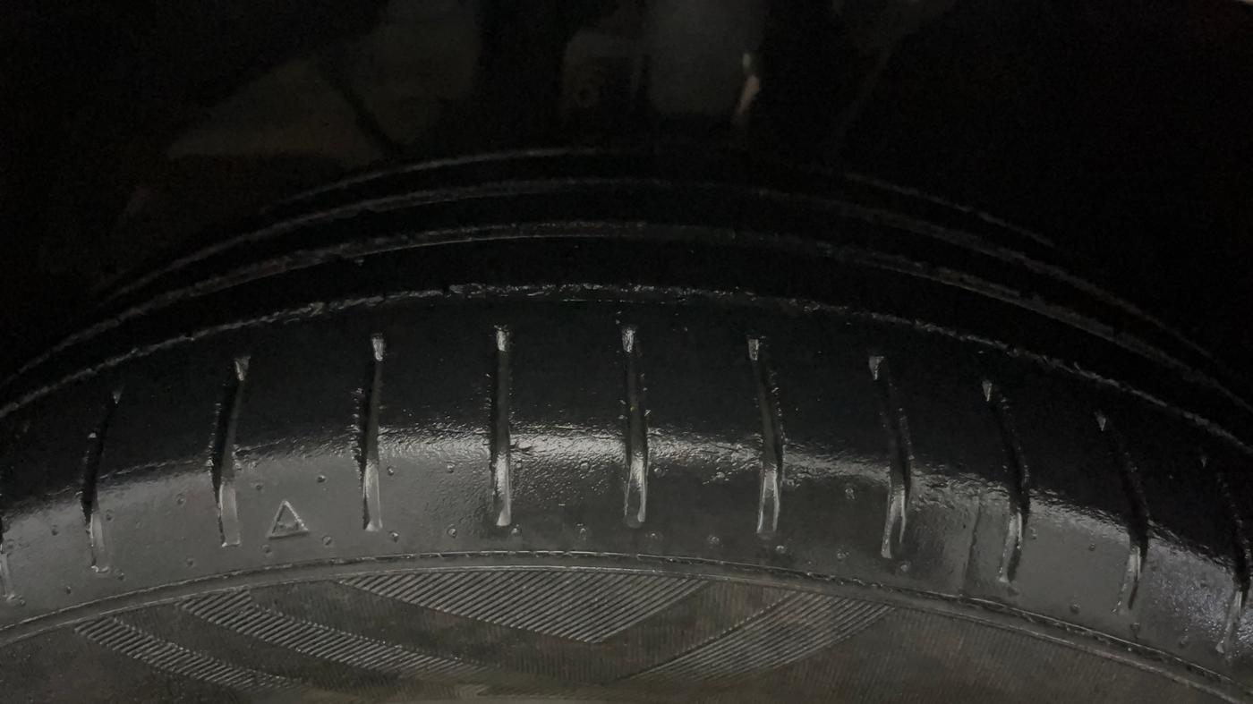 2021 Toyota Glanza G, Petrol, Manual, 73,417 km, Left Front Tyre Tread