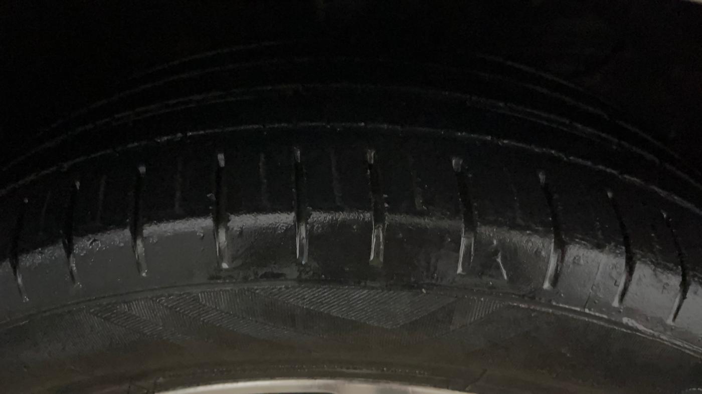 2021 Toyota Glanza G, Petrol, Manual, 73,417 km, Right Front Tyre Tread