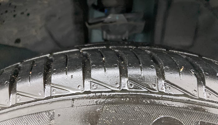 2022 Renault Kwid CLIMBER AMT 1.0, Petrol, Automatic, 9,526 km, Right Front Tyre Tread