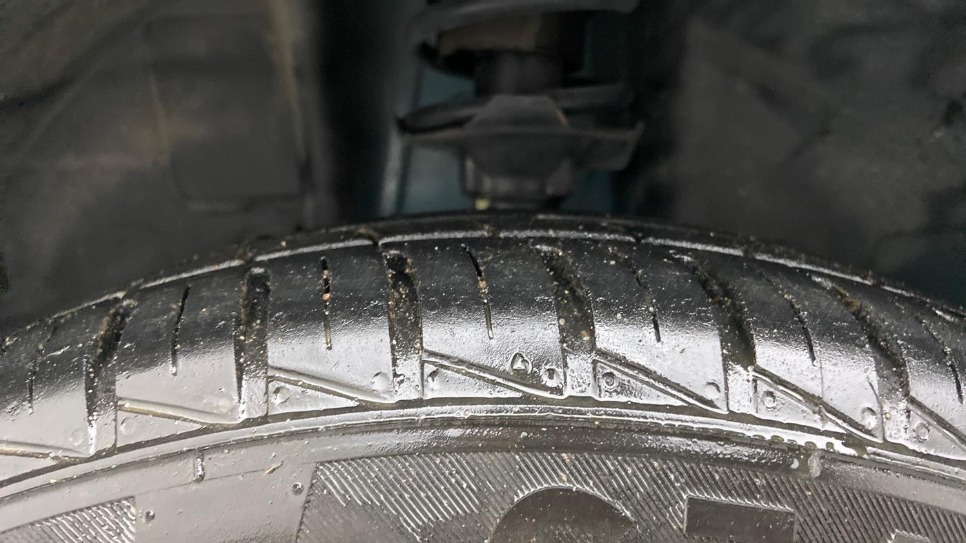 2022 Renault Kwid CLIMBER AMT 1.0, Petrol, Automatic, 9,526 km, Left Front Tyre Tread