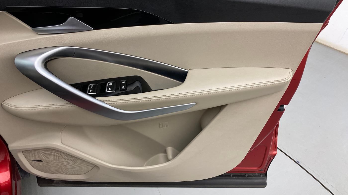2021 MG HECTOR SHARP 1.5 DCT PETROL DUAL TONE, Petrol, Automatic, 47,850 km, Driver Side Door Panels Control