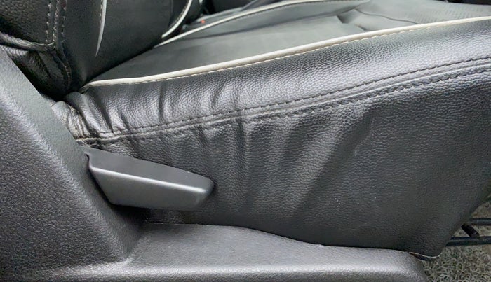 2020 Renault Duster RXZ, Petrol, Manual, 28,759 km, Driver Side Adjustment Panel