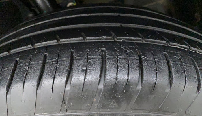 2020 Renault Duster RXZ, Petrol, Manual, 28,759 km, Right Rear Tyre Tread