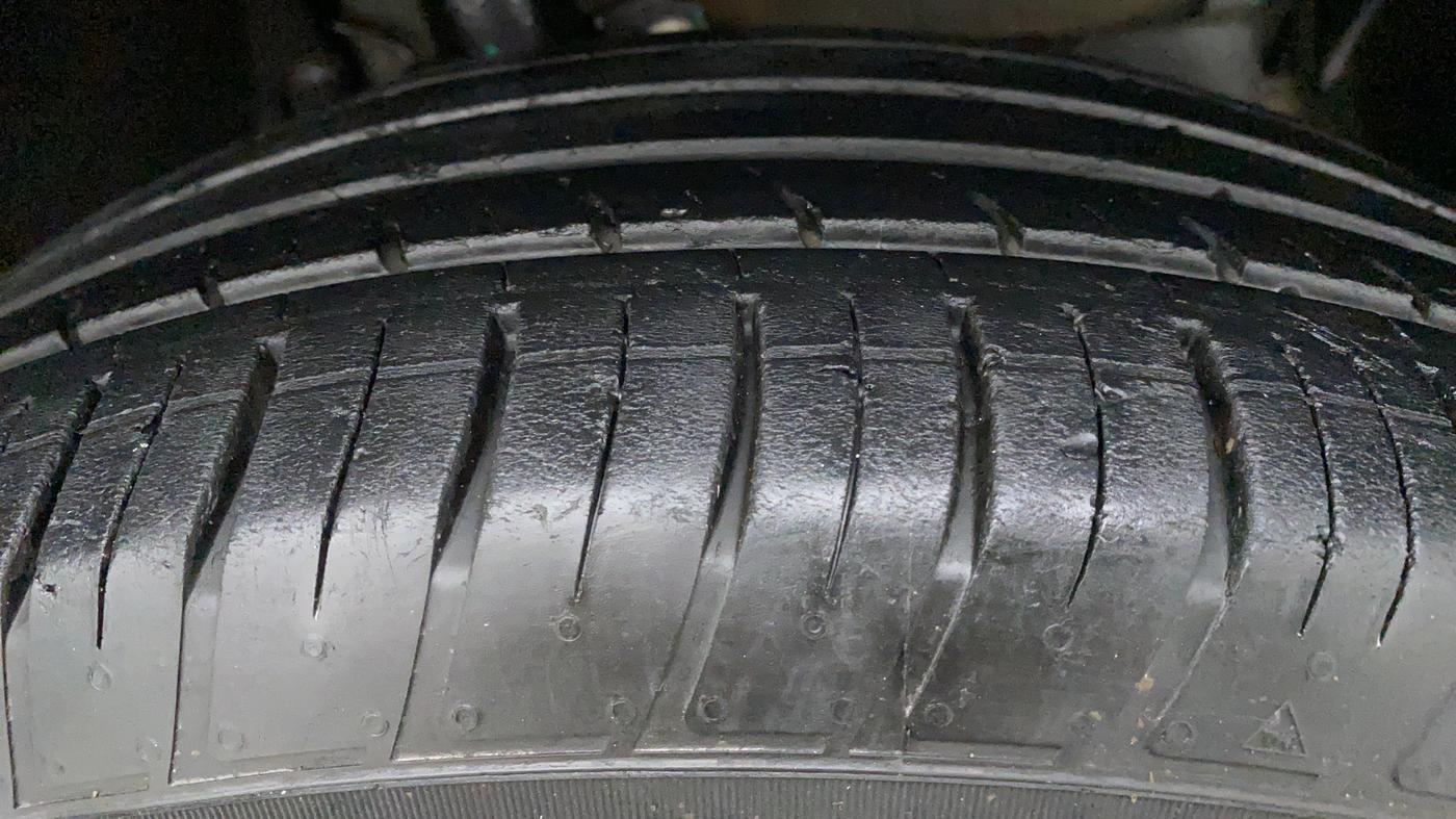 2020 Renault Duster RXZ, Petrol, Manual, 28,759 km, Left Rear Tyre Tread