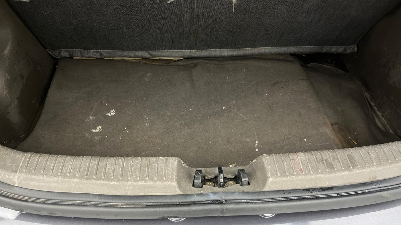 2015 Hyundai i10 MAGNA 1.1, Petrol, Manual, 60,003 km, Boot Inside