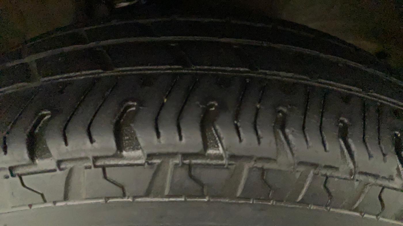 2014 Maruti Alto 800 LXI CNG, CNG, Manual, 81,907 km, Left Front Tyre Tread