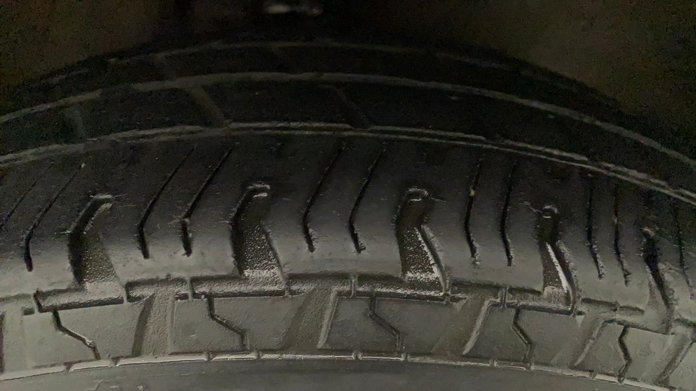 2014 Maruti Alto 800 LXI CNG, CNG, Manual, 81,907 km, Right Front Tyre Tread