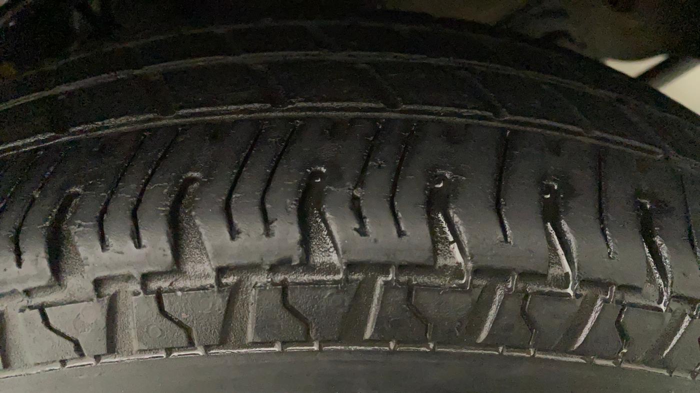 2014 Maruti Alto 800 LXI CNG, CNG, Manual, 81,907 km, Left Rear Tyre Tread