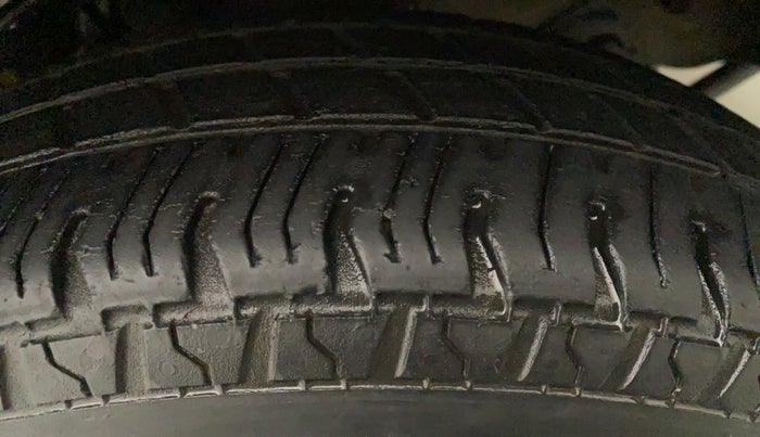 2014 Maruti Alto 800 LXI CNG, CNG, Manual, 81,907 km, Left Rear Tyre Tread