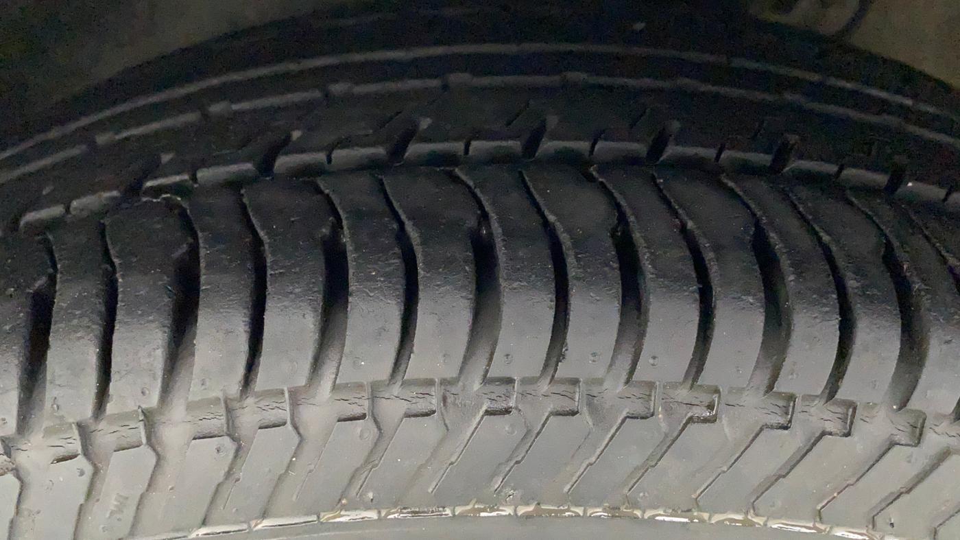 2010 Volkswagen Polo TRENDLINE 1.2L PETROL, Petrol, Manual, 57,289 km, Left Front Tyre Tread