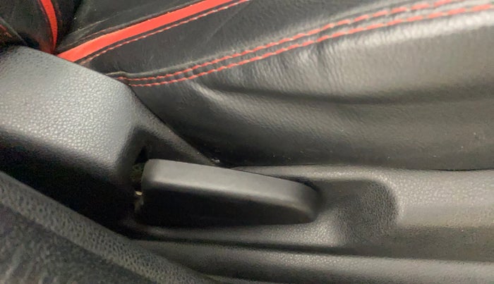 2019 Renault Kwid RXT 1.0 AMT, Petrol, Automatic, 29,160 km, Driver Side Adjustment Panel