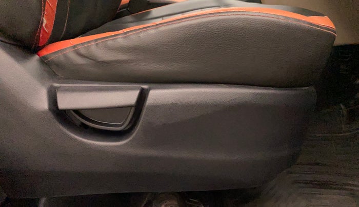 2018 Hyundai NEW SANTRO MAGNA CNG, CNG, Manual, 50,058 km, Driver Side Adjustment Panel