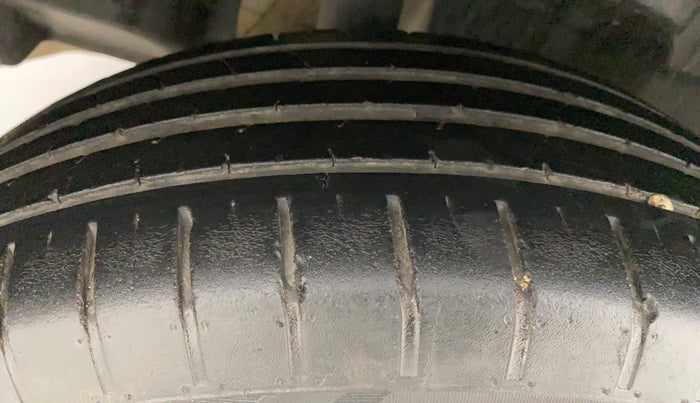 2019 Maruti Swift ZDI PLUS AMT, Diesel, Automatic, 36,072 km, Right Rear Tyre Tread